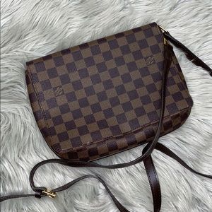 Small crossbody lv🌹